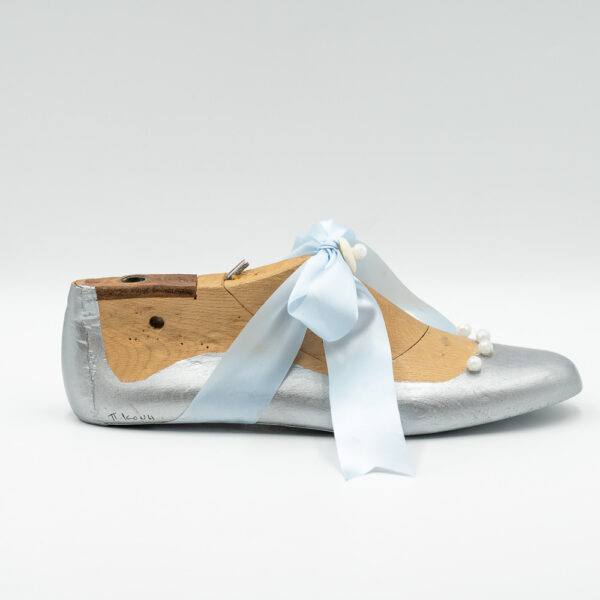 kalapodi-silver-ballet