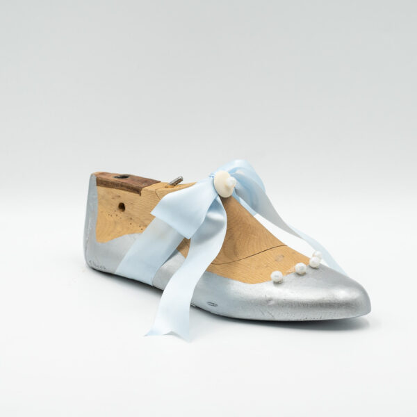 kalapodi-silver-ballet