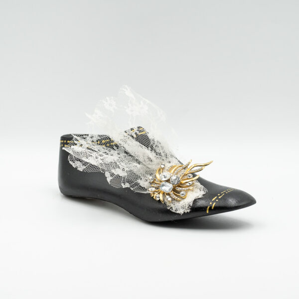 kalapodi-queen-elizabeth