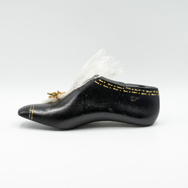 kalapodi-queen-elizabeth