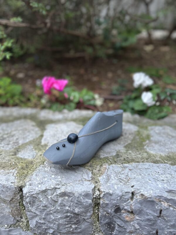 kalapodi-grey-shadows