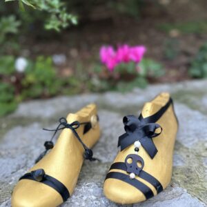 kalapodia-golden-and-black-perl