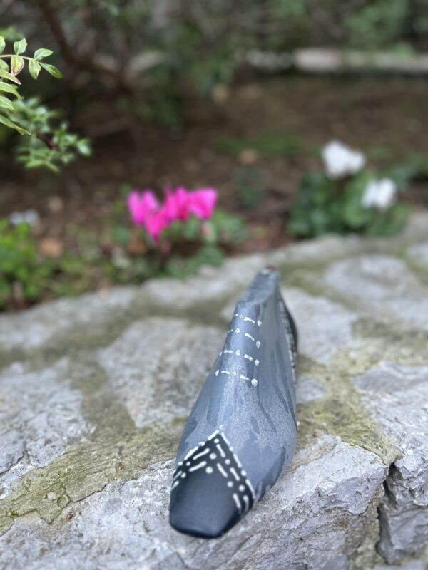 kalapodi-serious-grey