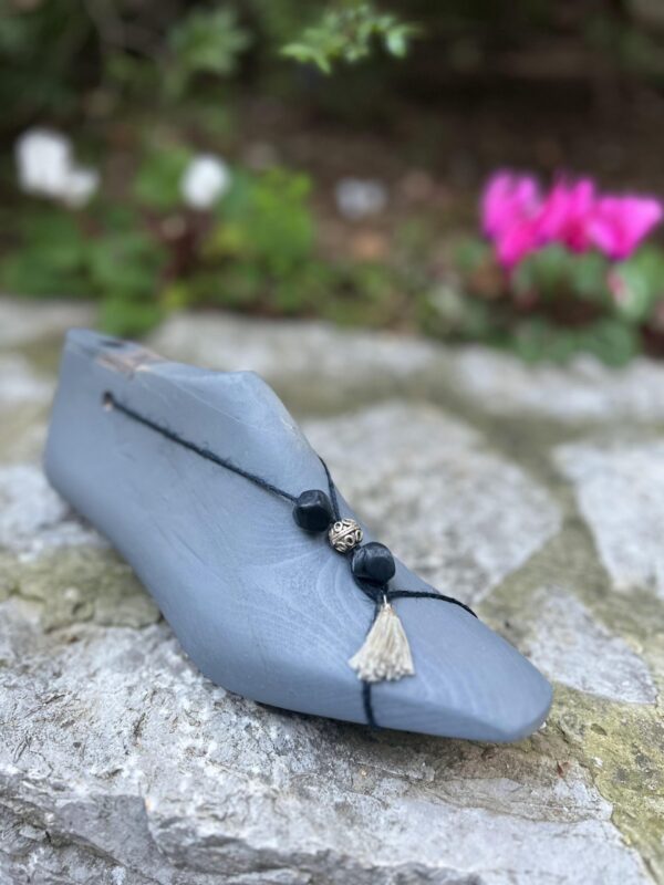 kalapodi-grey-shadows