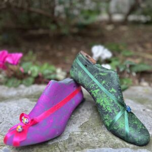 kalapodi-purple-and-green