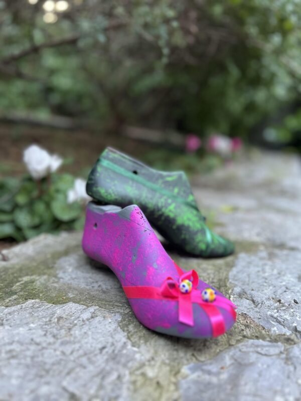 kalapodi-purple-and-green