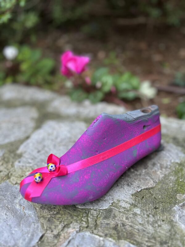 kalapodi-purple-and-green